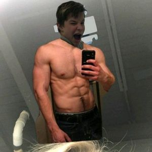 Meet your Posher, Ethan